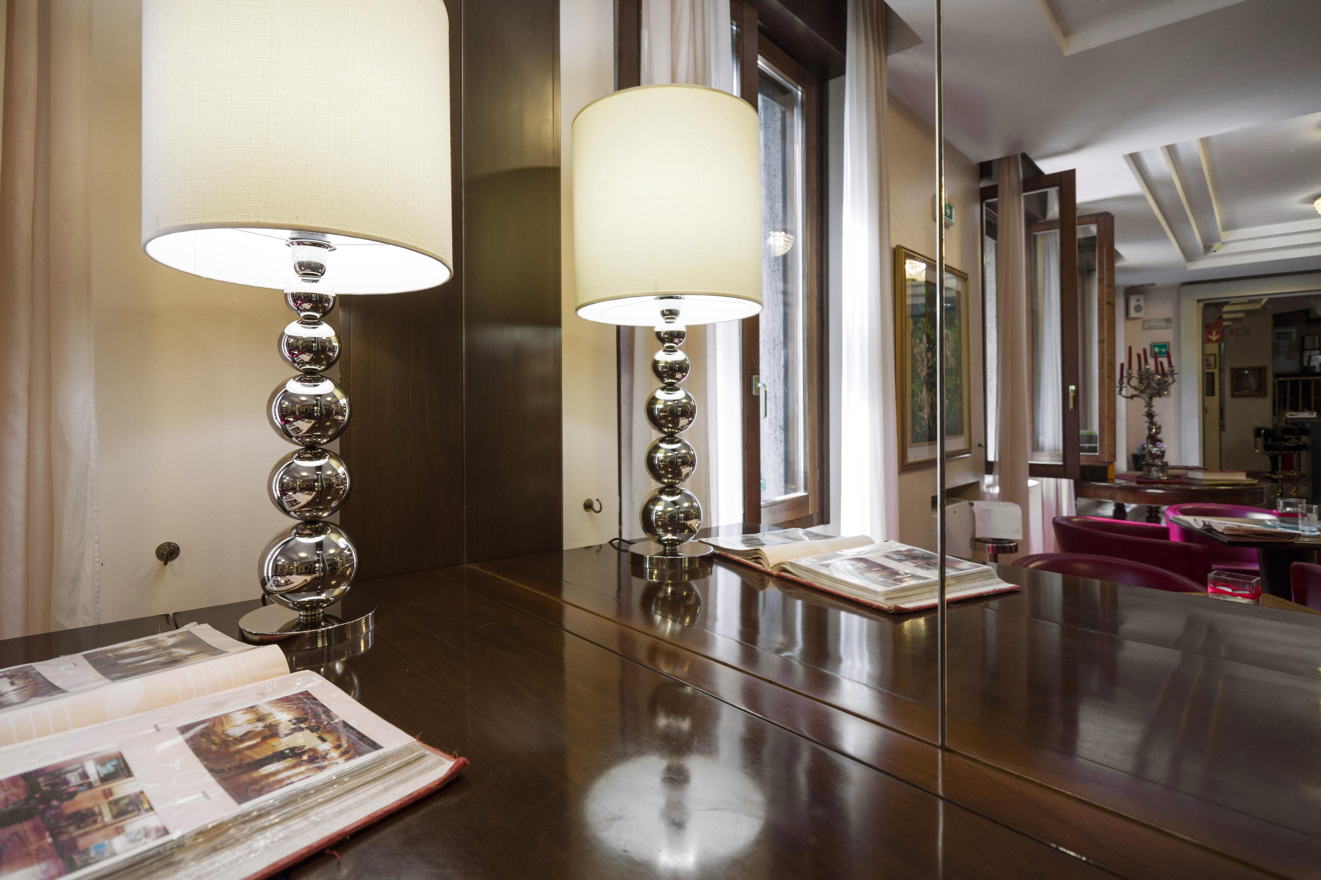 Hotel Carrobbio Milano Ngoại thất bức ảnh