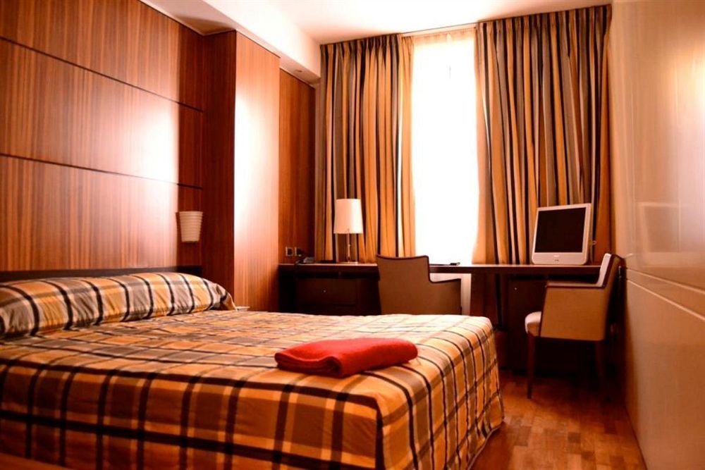 Hotel Carrobbio Milano Ngoại thất bức ảnh