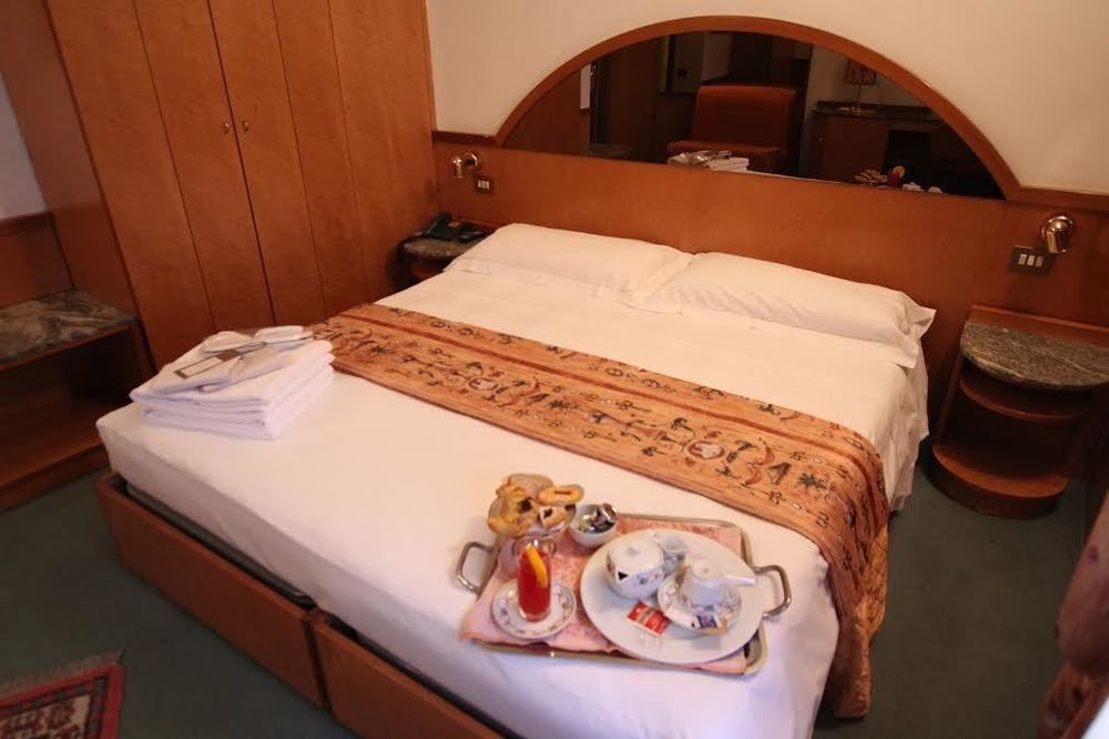 Hotel Carrobbio Milano Ngoại thất bức ảnh