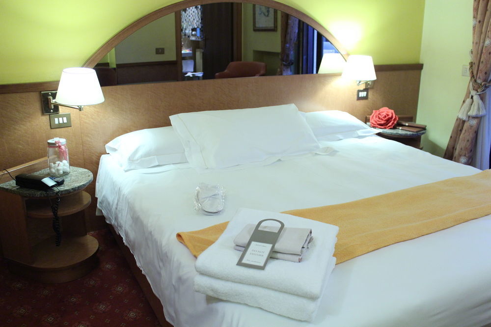 Hotel Carrobbio Milano Ngoại thất bức ảnh
